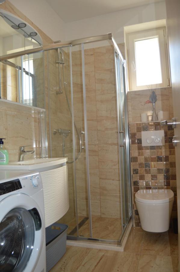 Lipa Mare Apartman Salona Kültér fotó